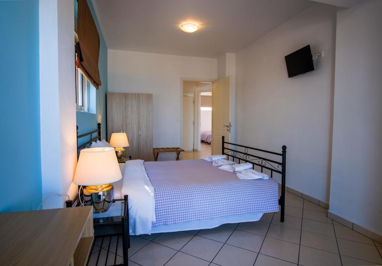 Blue Villas Agia Marina エクステリア 写真