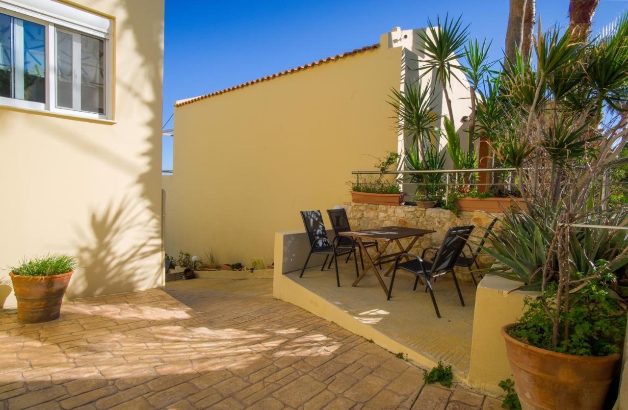Blue Villas Agia Marina エクステリア 写真